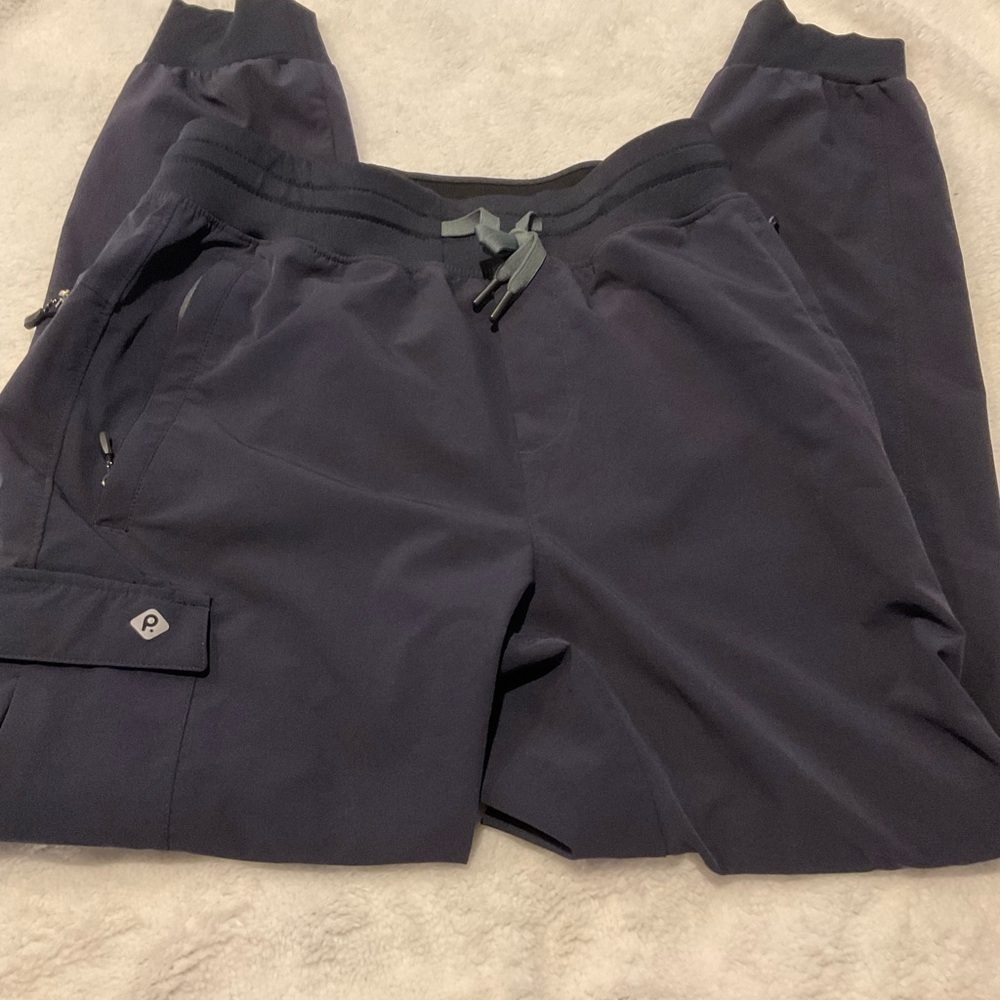 RlaGed Women’s Cargo Hiker/ Jogger Pants Size M